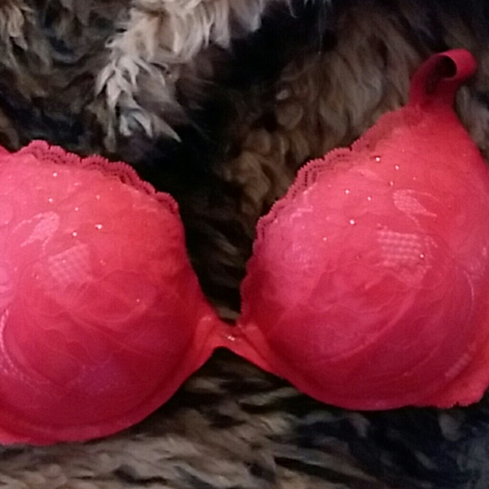 Victoria Secret Red plunge underwire bra - Picture 5 of 5